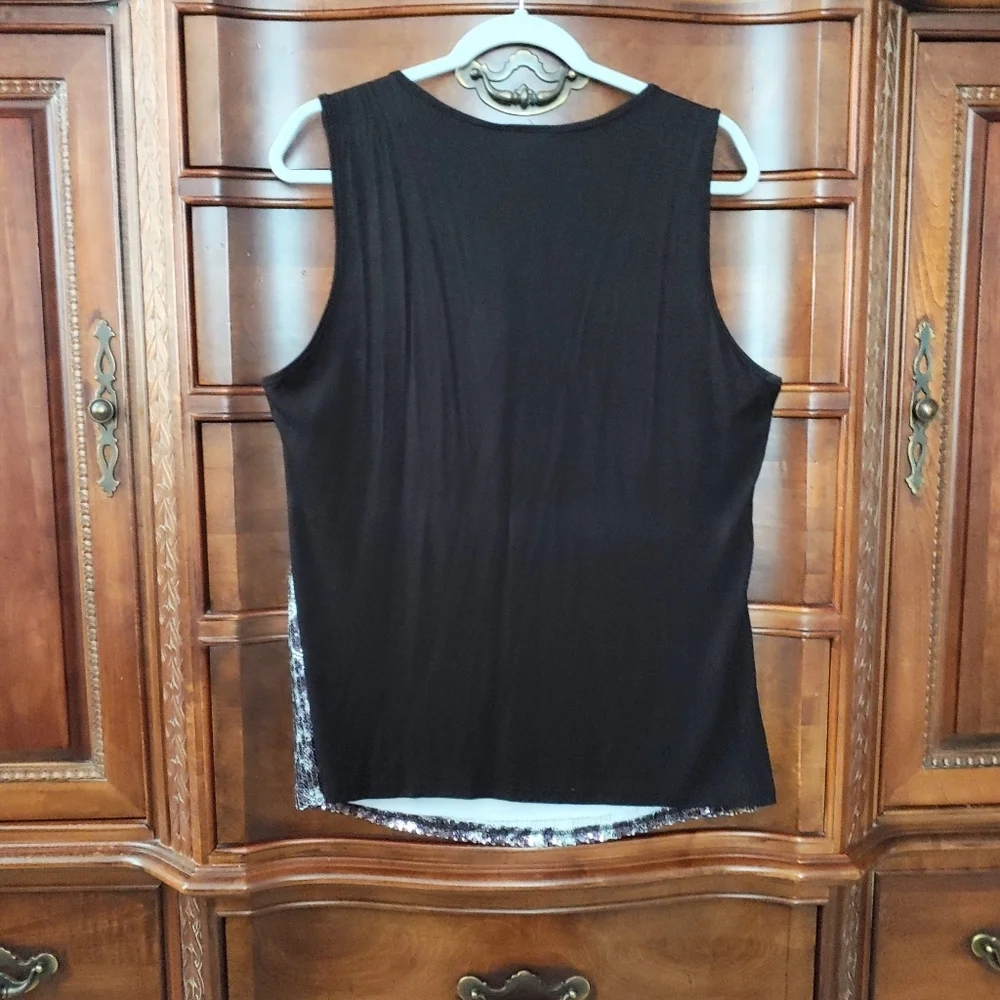 Moa Moa woman sleeveless sequin top. Black/silver. Size 3X - Picture 2 of 7